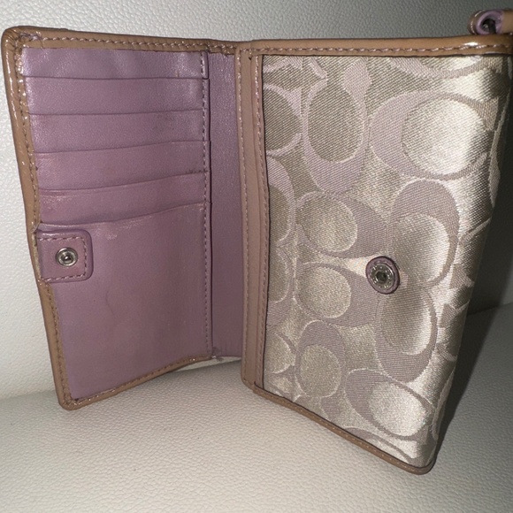 Coach Wallet Lavender - Picture 2 of 5